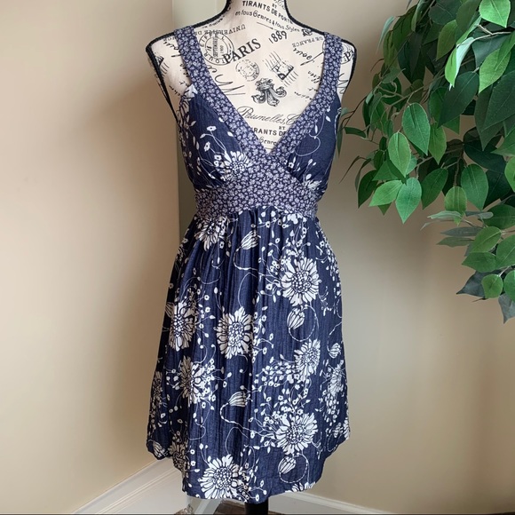 Forever 21 Dresses & Skirts - Forever 21 Sleeveless Blue White Floral Dress Sz L